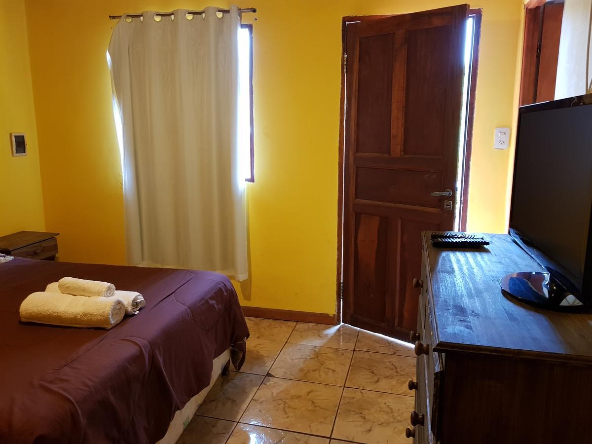 Residencial Uno Hostel Пуерто Игуасу Екстериор снимка